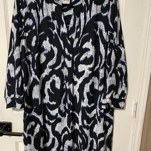 Elegant Black and White Patterned Dress